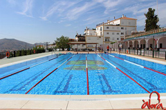 lora reduce el aforo de la piscina debido a las nuevas restricciones 