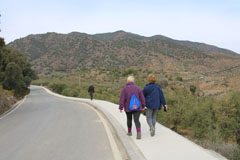 lora estrena nuevo tramo de senda peatonal en el Camino de Flores