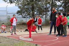 Cientos de escolares participan en los Juegos Deportivos