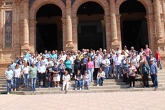 Ms de un centenar de personas visitan Sevilla