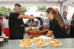 lora reparte 6000 raciones de Sopas Perotas