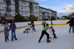 La pista de patinaje vuelve a lora por Navidad