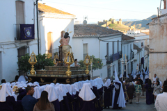 El Cristo de la Columna realiza su estacin de penitencia