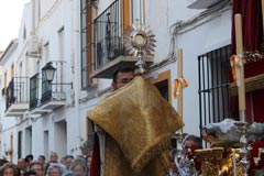 El da del Corpus brilla y llena las calles de lora