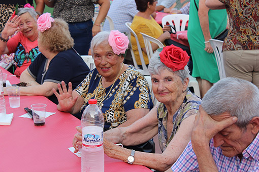 Los mayores festejan con motivo de la Feria