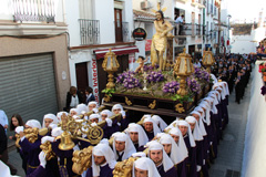 El Cristo de la Columna procesiona la tarde del Domingo de Ramos