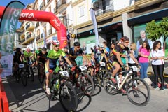 Ms de 200 ciclistas participan en la IX Marcha BTT Ciudad de lora