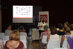 40 mujeres participan en el Taller de Inteligencia Emocional