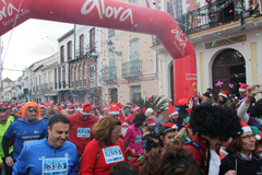 lora despide el ao con deporte y  solidaridad