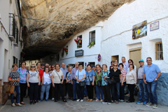 El Ayuntamiento organiza una visita a Setenil de las Bodegas y los Pantanos