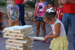 Decenas de escolares disfrutan de un mes de julio muy divertido