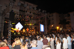 Conciertos y desfile de moda flamenca en la noche del sbado de feria