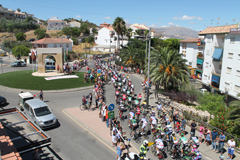 Corte de carreteras por el paso de la Vuelta Ciclista por lora