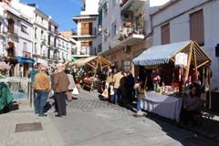 lora disfruta del XII Mercado de Navidad