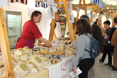 El Mercado de Quesos Tradicionales abre sus puertas 