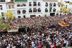 La Despeda congrega a miles de personas en la Plaza Baja