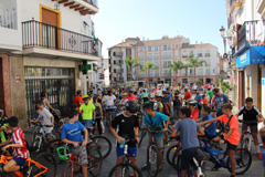 Ms de 300 personas se suben a la bicicleta en lora