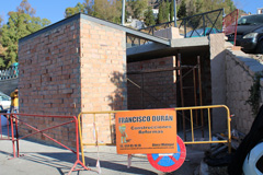 Comienza la obra de los baos pblicos  en los aparcamientos de C/ Carmona