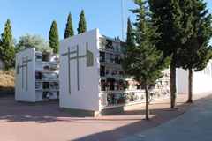 lora ampla el horario del Cementerio el Da de Todos los Santos