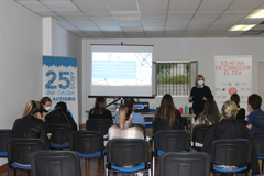 lora acoge una charla formativa sobre el Autismo